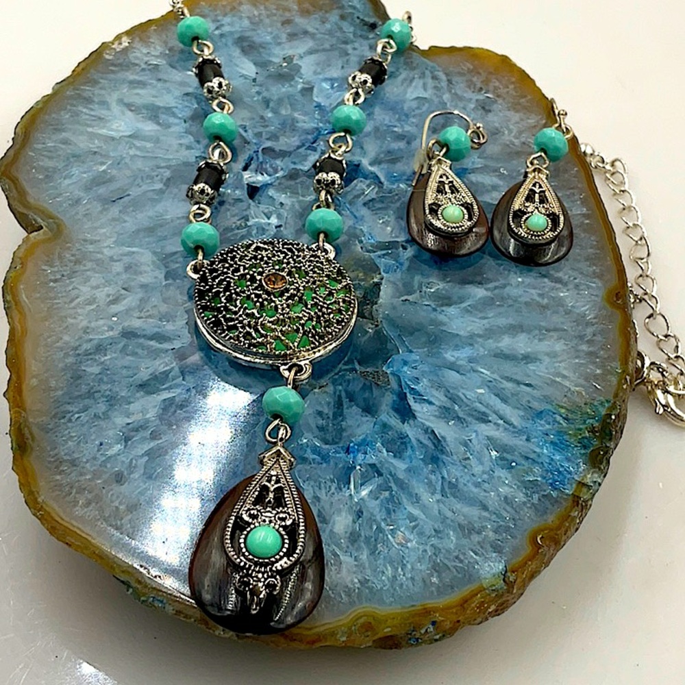 20”Silver Necklace W/Silver Pendant FilagreeW/Brown Crystal&Matching Earrings - Picture 5 of 5